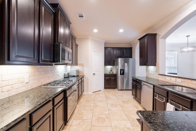 14 Arrowfeather Place, The Woodlands, TX 77389