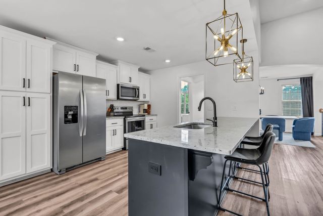 317 Wingfield Dr, Clarksville, TN 37043