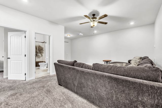 317 Wingfield Dr, Clarksville, TN 37043