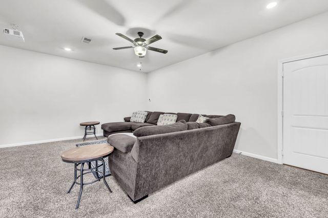 317 Wingfield Dr, Clarksville, TN 37043