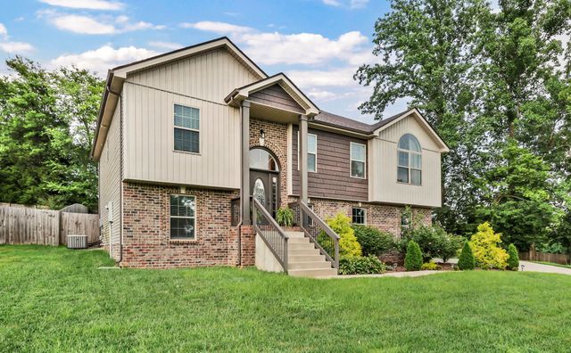 317 Wingfield Dr, Clarksville, TN 37043
