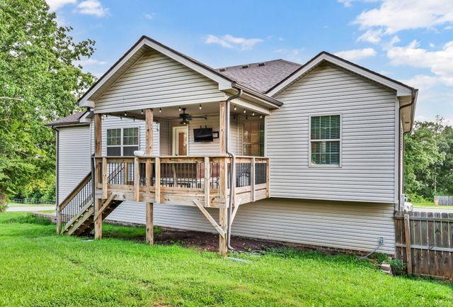 317 Wingfield Dr, Clarksville, TN 37043