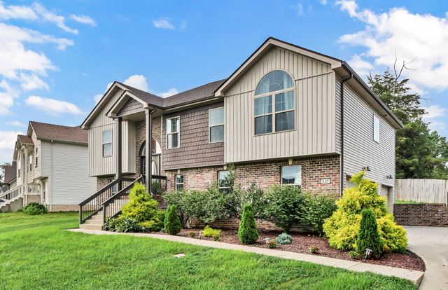 317 Wingfield Dr, Clarksville, TN 37043