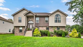 317 Wingfield Dr, Clarksville, TN 37043