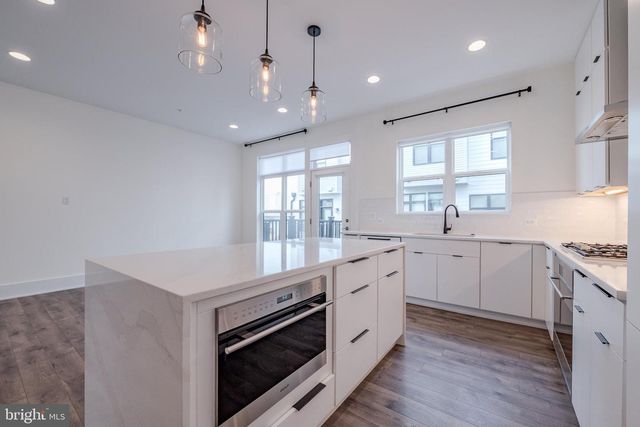 11382 EMERALD PARK RD, Potomac, MD 20854