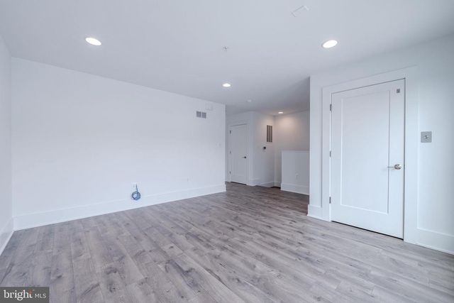 11382 EMERALD PARK RD, Potomac, MD 20854