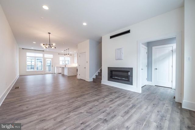 11382 EMERALD PARK RD, Potomac, MD 20854