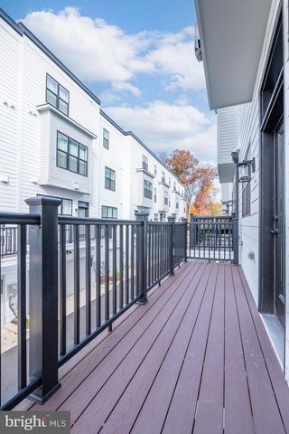 11382 EMERALD PARK RD, Potomac, MD 20854