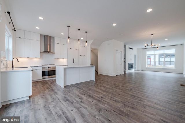 11382 EMERALD PARK RD, Potomac, MD 20854