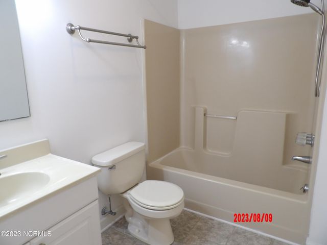 101 Woodcrest Circle, New Bern, NC 28560