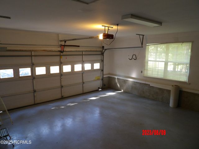 101 Woodcrest Circle, New Bern, NC 28560