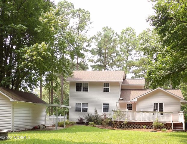 101 Woodcrest Circle, New Bern, NC 28560