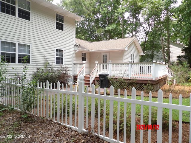 101 Woodcrest Circle, New Bern, NC 28560