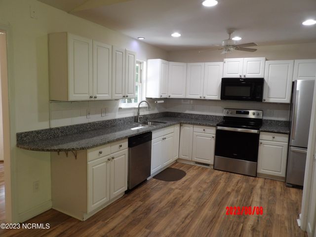 101 Woodcrest Circle, New Bern, NC 28560