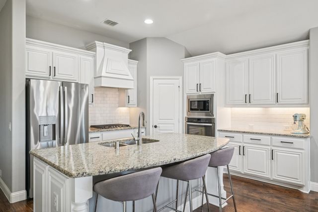 9413 Lakeway Drive, Argyle, TX 76226