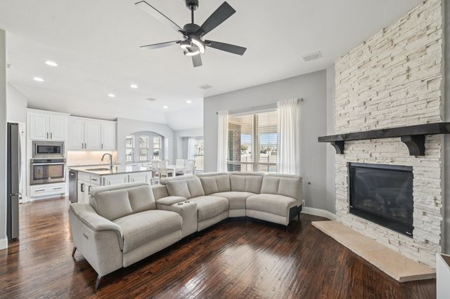 9413 Lakeway Drive, Argyle, TX 76226