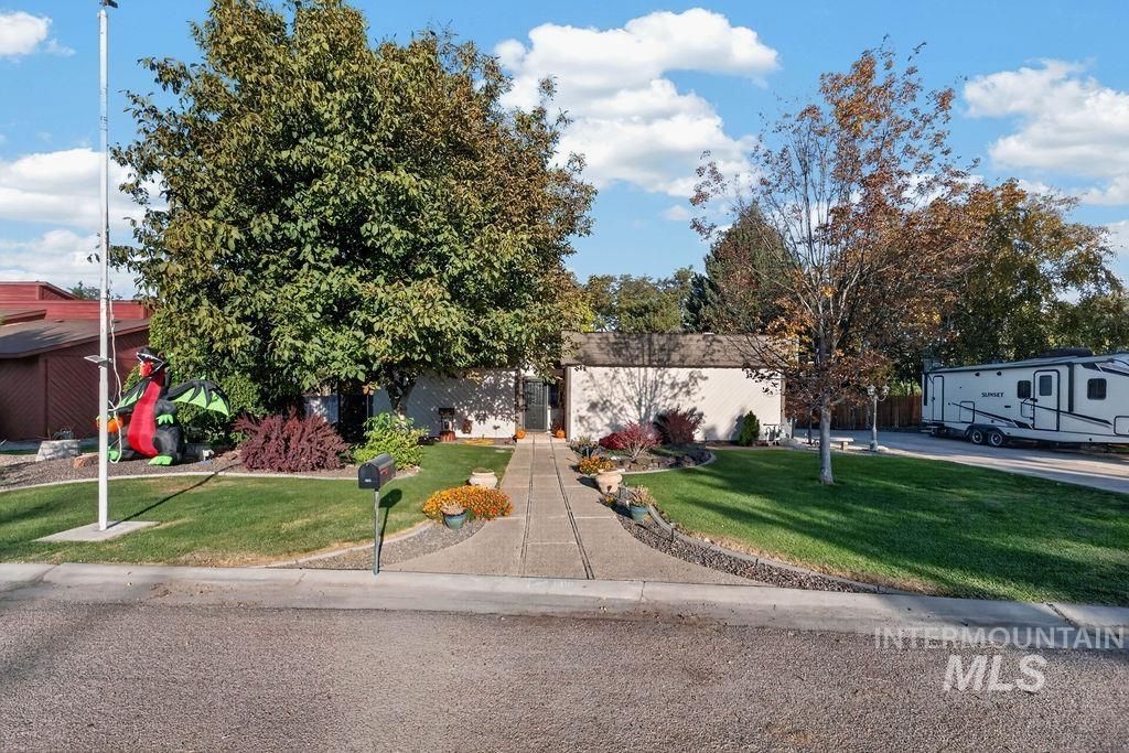 1810 Primrose Dr, Nampa, ID 83686 photo 2