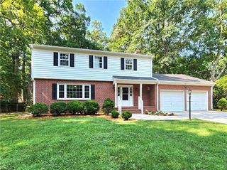 503 York Warwick DR, Yorktown, VA 23692