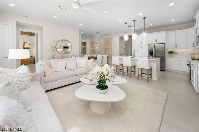 2657 Hyacinth PL, Naples, FL 34112