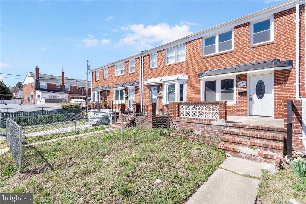 Image 2 of property listing at 706 NORRIS LN, Baltimore, MD 21221