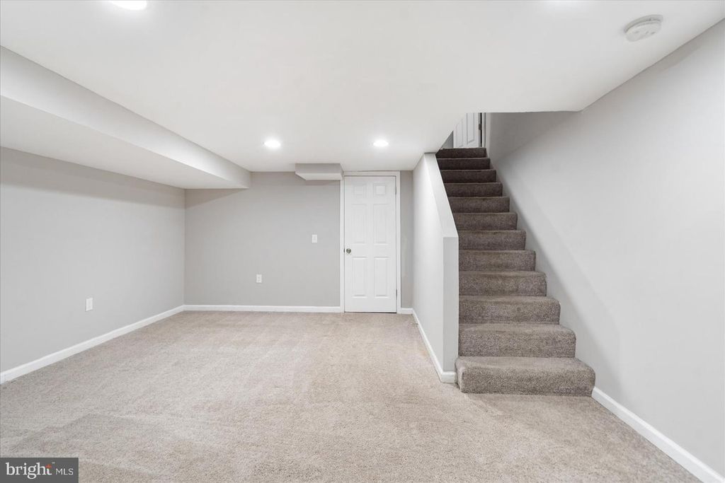 Image 21 of property listing at 706 NORRIS LN, Baltimore, MD 21221