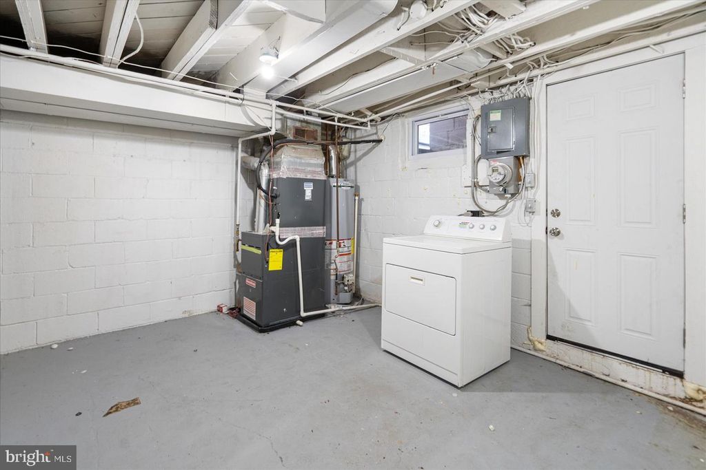 Image 23 of property listing at 706 NORRIS LN, Baltimore, MD 21221