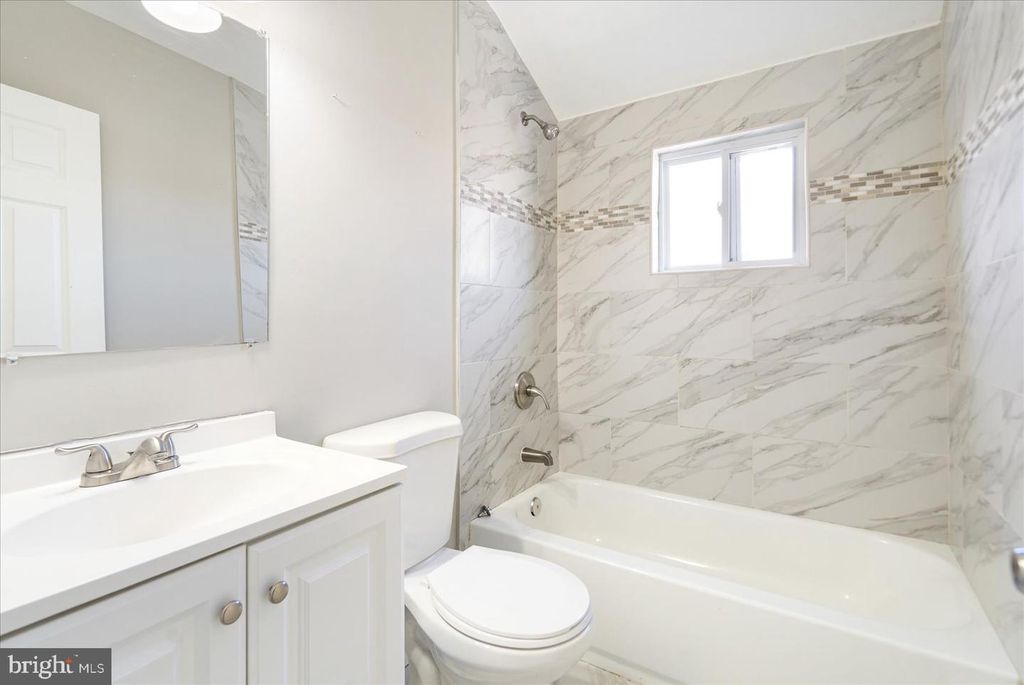 Image 24 of property listing at 706 NORRIS LN, Baltimore, MD 21221