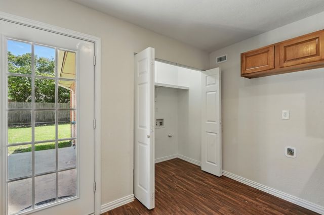 1908 Rutherford Lane, Arlington, TX 76014