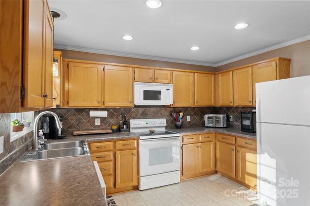 2765 Hollybrook Lane, Morganton, NC 28655