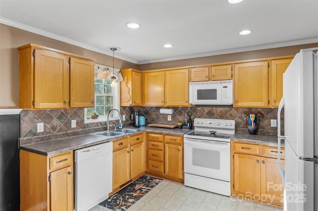 2765 Hollybrook Lane, Morganton, NC 28655