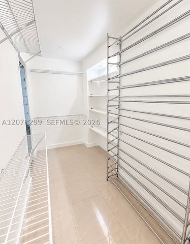 605 NW 72nd Ave 301, Miami, FL 33126