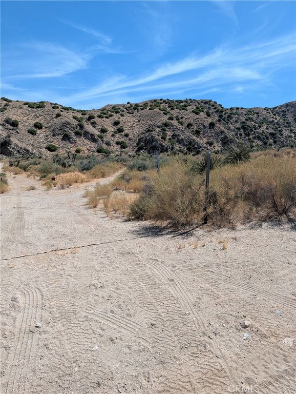 Image 12 of property listing at 49170 Via Hacienda, Morongo Valley, CA 92256