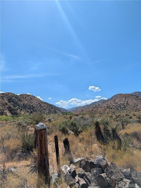 Image 6 of property listing at 49170 Via Hacienda, Morongo Valley, CA 92256