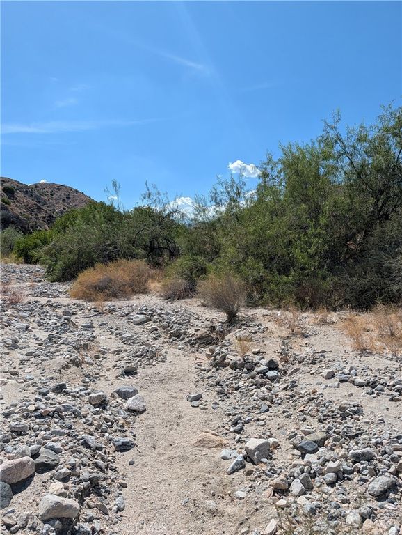 Image 9 of property listing at 49170 Via Hacienda, Morongo Valley, CA 92256