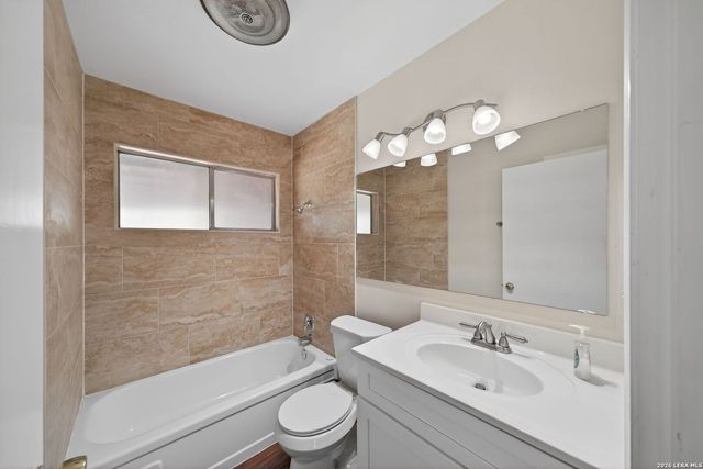 222 Cherrywood, Live Oak, TX 78233