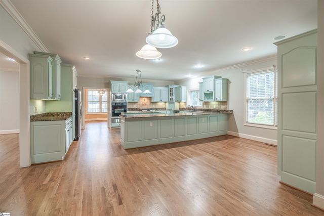 323 Waters Road, Taylors, SC 29687