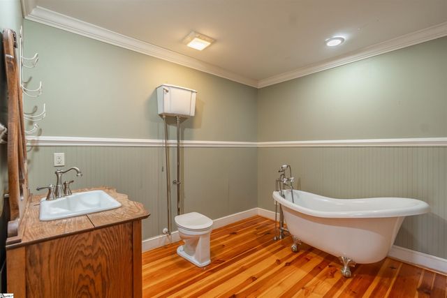 323 Waters Road, Taylors, SC 29687