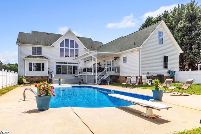 323 Waters Road, Taylors, SC 29687