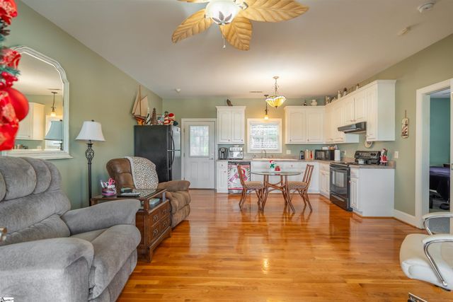 323 Waters Road, Taylors, SC 29687
