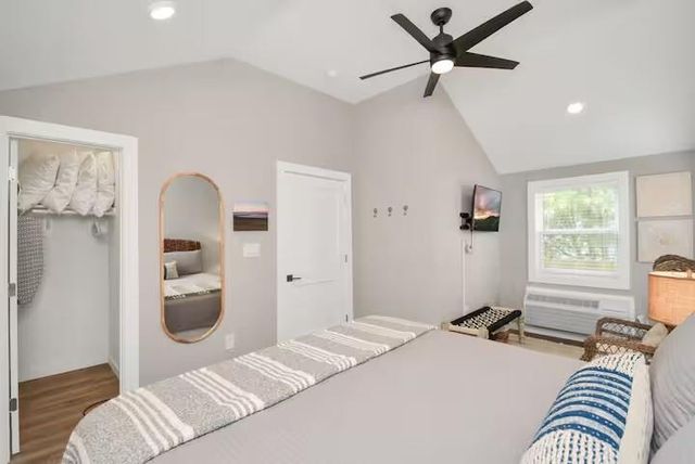 5324 Avenue L, Galveston, TX 77551