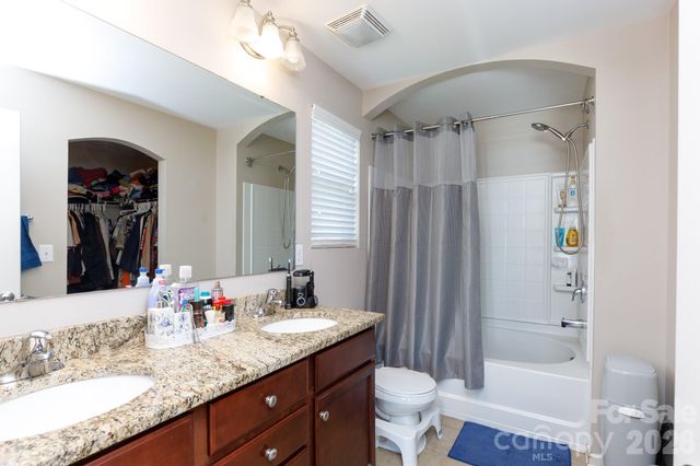 814 Summerlake Drive, Fort Mill, SC 29715