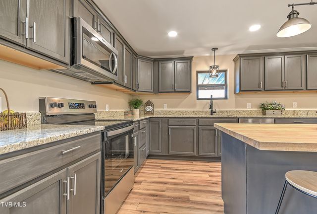 443 Henson Road, Bristol, TN 37620