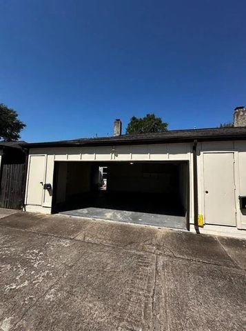 11712 S Kirkwood Road, Houston, TX 77477