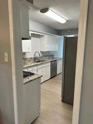 11712 S Kirkwood Road, Houston, TX 77477