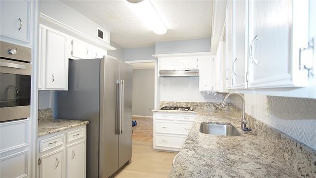 11712 S Kirkwood Road, Houston, TX 77477