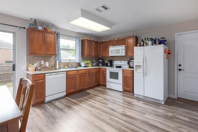 5307 Viewpoint DR, Austin, TX 78744