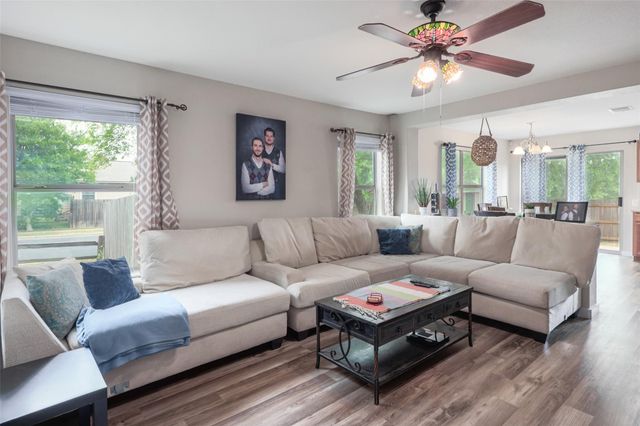 5307 Viewpoint DR, Austin, TX 78744