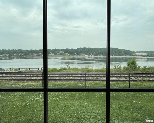 215 N MAIN Street, Port Byron, IL 61275