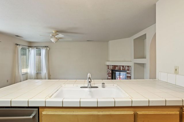 3716 Des Moines Dr, Stockton, CA 95209