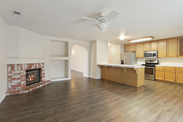 3716 Des Moines Dr, Stockton, CA 95209